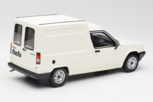 Renault Express Bel Otto 1:18 OT466 Smola – slika 2 od 5