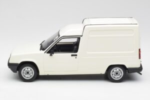 Renault Express Bel Otto 1:18 OT466 Smola – slika 3 od 5