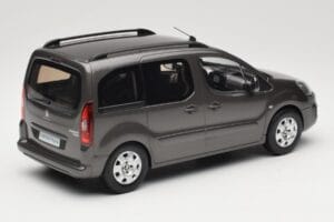 Renault Juvaquatre Break 300 kg Slonokoščena Norev 1:18 185260 Kovina – slika 2 od 6