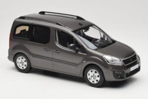 Renault Juvaquatre Break 300 kg Slonokoščena Norev 1:18 185260 Kovina – slika 4 od 6