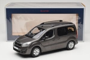 Renault Juvaquatre Break 300 kg Slonokoščena Norev 1:18 185260 Kovina – slika 6 od 6