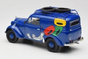 Renault Juvaquatre Michelin Blue Solido 1:18 82008 Kovina – slika 6 od 8