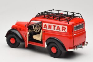 Renault Juvaquatre Utilitaire Rdeč Solido 1:18 8424 Kovina – slika 5 od 8