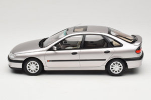 Renault Laguna V6 3.0 Baccara Opal Grey Otto 1:18 OT1185 Smola – slika 3 od 6