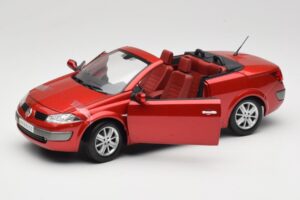 Renault Megane Mk1 CC Rdeč Solido 1:18 8152 Kovina – slika 2 od 8