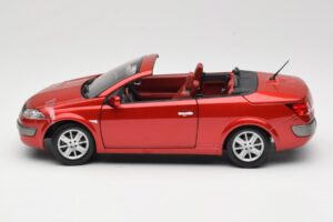 Renault Megane Mk1 CC Rdeč Solido 1:18 8152 Kovina – slika 4 od 8