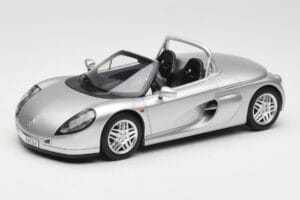 Renault Spider Srebrna Otto 1:18 OT1142 Smola