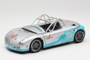 Renault Sport Spider #50 Srebrna Anson 1:18 30353 Kovina