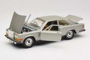 Rolls-Royce Camargue Srebrna Diamond Edition Bburago 1:18 3001-M3 Kovina – slika 2 od 8