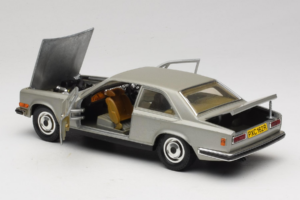 Rolls-Royce Camargue Srebrna Diamond Edition Bburago 1:18 3001-M3 Kovina – slika 5 od 8