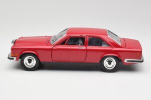 Rolls-Royce Camargue Rdeč Bburago 1:22 3001 Kovina – slika 4 od 8