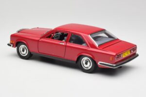 Rolls-Royce Camargue Rdeč Bburago 1:22 3001 Kovina – slika 7 od 8