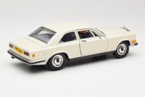 Rolls-Royce Camargue Bel Bburago 1:22 3001-M1 Kovina – slika 2 od 8