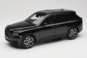 Rolls-Royce Cullinan Črn Z Gold Coachline & Shadow Wheels OEM 1:18 028-15A Kovina