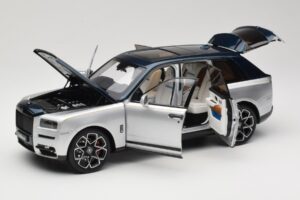 Rolls-Royce Cullinan Modra & Srebrna Dvobarvna OEM 1:18 028-16B Kovina – slika 2 od 8