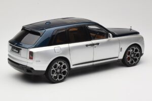 Rolls-Royce Cullinan Modra & Srebrna Dvobarvna OEM 1:18 028-16B Kovina – slika 3 od 8