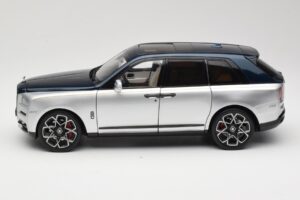 Rolls-Royce Cullinan Modra & Srebrna Dvobarvna OEM 1:18 028-16B Kovina – slika 4 od 8