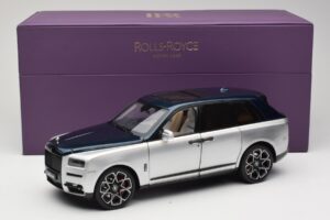 Rolls-Royce Cullinan Modra & Srebrna Dvobarvna OEM 1:18 028-16B Kovina – slika 8 od 8