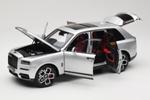 Rolls-Royce Cullinan Srebrn S Shadow Wheels OEM 1:18 028-16A Kovina – slika 2 od 8
