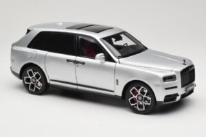 Rolls-Royce Cullinan Srebrn S Shadow Wheels OEM 1:18 028-16A Kovina – slika 6 od 8