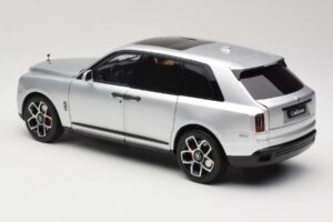 Rolls-Royce Cullinan Srebrn S Shadow Wheels OEM 1:18 028-16A Kovina – slika 7 od 8