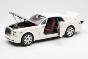 Rolls-Royce Phantom Coupe English Bel Srebrna Kyosho 1:18 08861EW Kovina – slika 2 od 8