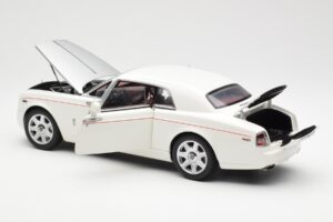 Rolls-Royce Phantom Coupe English Bel Srebrna Kyosho 1:18 08861EW Kovina – slika 5 od 8