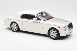 Rolls-Royce Phantom Coupe English Bel Srebrna Kyosho 1:18 08861EW Kovina – slika 6 od 8