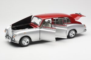 Rolls-Royce Phantom VI Srebrna Rdeča Kyosho 1:18 08905SR Kovina – slika 2 od 8