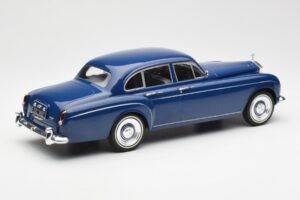 Rolls-Royce Silver Cloud III Flying Spur Mulliner RHD Temno Moder MCG 1:18 MCG18124 Kovina – slika 2 od 6