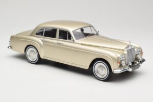 Rolls-Royce Silver Cloud III Flying Spur H.J. Mulliner Zlata MCG 1:18 MCG18058 Kovina – slika 4 od 6