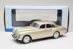 Rolls-Royce Silver Cloud III Flying Spur H.J. Mulliner Zlata MCG 1:18 MCG18058 Kovina – slika 6 od 6
