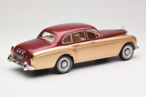 Rolls-Royce Silver Cloud III Flying Spur H.J. Mulliner Rdeč & Zlata MCG 1:18 MCG18132 Kovina – slika 2 od 6