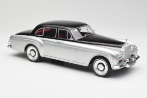 Rolls-Royce Silver Cloud III Mulliner Srebrna & Črn MCG 1:18 MCG18128 Kovina – slika 4 od 6