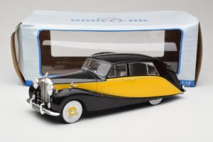 Rolls-Royce Silver Wraith Empress by Hooper Črn & Rumen MCG 1:18 MCG18066 Kovina – slika 6 od 6