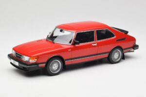 Saab 900 GL Rdeč MCG 1:18 MCG18340 Kovina