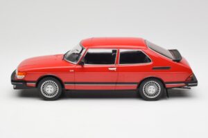 Saab 900 GL Rdeč MCG 1:18 MCG18340 Kovina – slika 5 od 6
