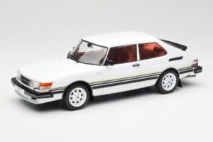 Saab 900 Turbo Bel MCG 1:18 MCG18339 Kovina
