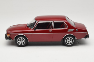 Saab 99 EMS Metallic Rdeč MCG 1:18 MCG18441 Kovina – slika 3 od 6