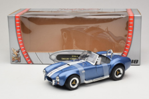 Shelby Cobra 427 S/C Modra Bela Črta Road Signature 1:18 92058-P2 Kovina – slika 6 od 6