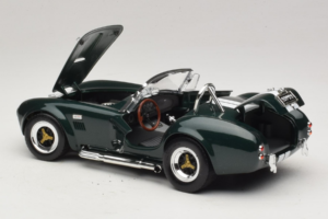 Shelby Cobra 427 S/C Temno Zelena Bele Črte Road Signature 1:18 92058-P1 Kovina – slika 5 od 8