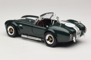 Shelby Cobra 427 S/C Temno Zelena Bele Črte Road Signature 1:18 92058-P1 Kovina – slika 7 od 8