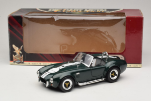 Shelby Cobra 427 S/C Temno Zelena Bele Črte Road Signature 1:18 92058-P1 Kovina – slika 8 od 8