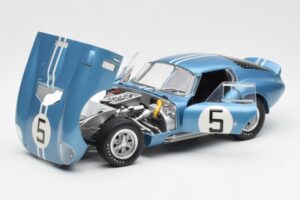 Shelby Cobra Daytona Coupe #5 D. Gurney / B. Bondurant 24 Hours of Le Mans 1964 Exoto 1:18 135190555498 Kovina – slika 2 od 8