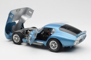 Shelby Cobra Daytona Coupe #5 D. Gurney / B. Bondurant 24 Hours of Le Mans 1964 Exoto 1:18 135190555498 Kovina – slika 5 od 8