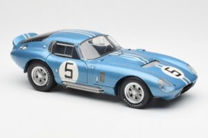 Shelby Cobra Daytona Coupe #5 D. Gurney / B. Bondurant 24 Hours of Le Mans 1964 Exoto 1:18 135190555498 Kovina – slika 6 od 8