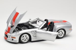 Shelby Series 1 Srebrna Bburago 1:18 3323 Kovina – slika 2 od 8