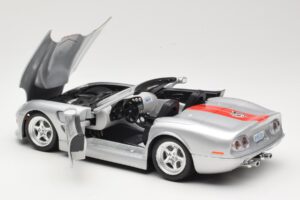 Shelby Series 1 Srebrna Bburago 1:18 3323 Kovina – slika 5 od 8