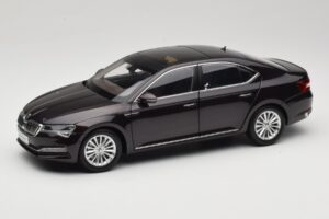 Skoda Superb Mk3 Črn Paudi Model 1:18 ZSS000006BLA Kovina