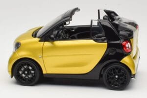 Smart Fortwo 453 Kabriolet Črn In Rumen Norev 1:18 B66960289 Kovina – slika 4 od 8